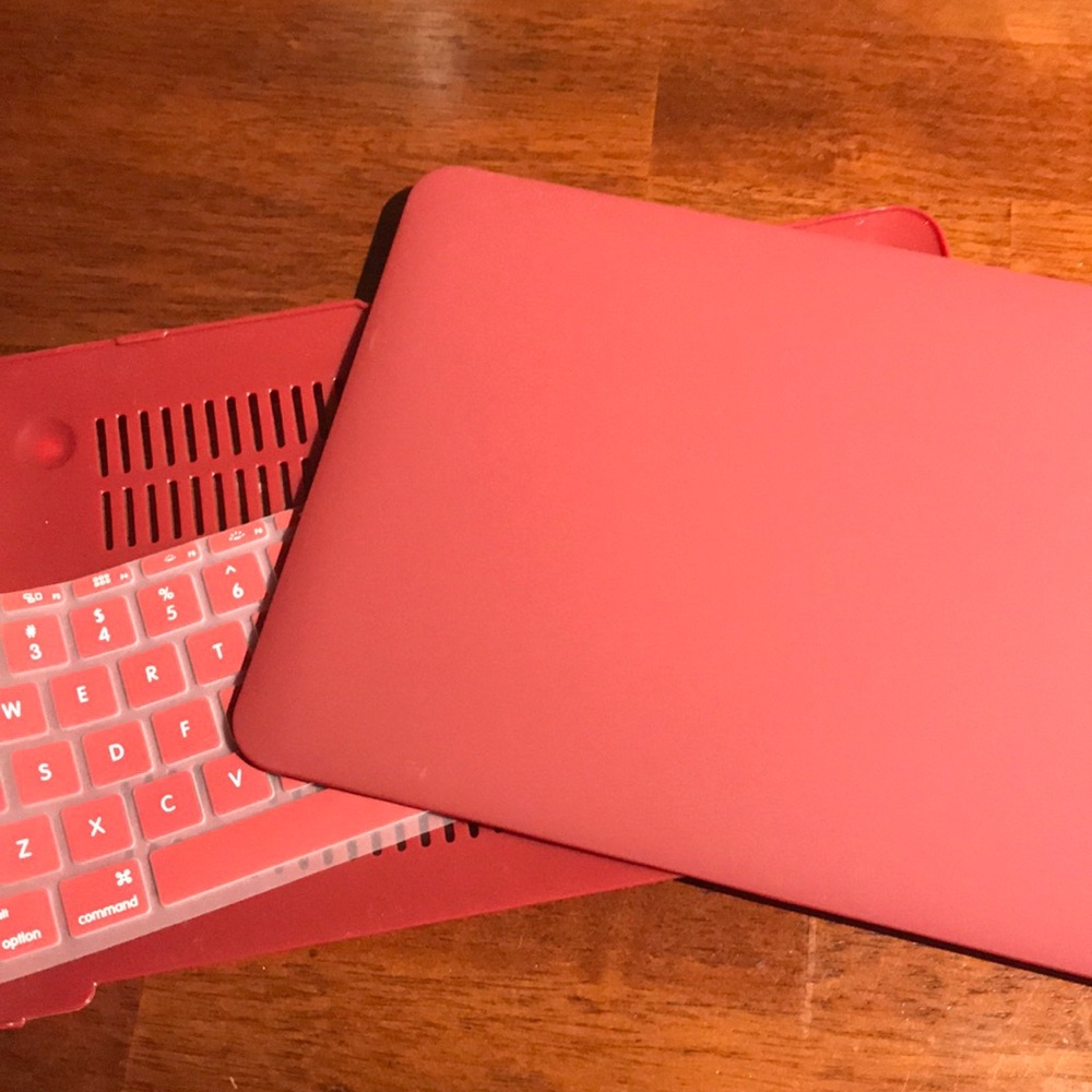 11’’ MacBook case. Wine red